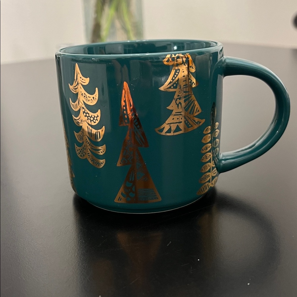 Starbucks 14 oz 2015 Christmas Tree Holiday Mug